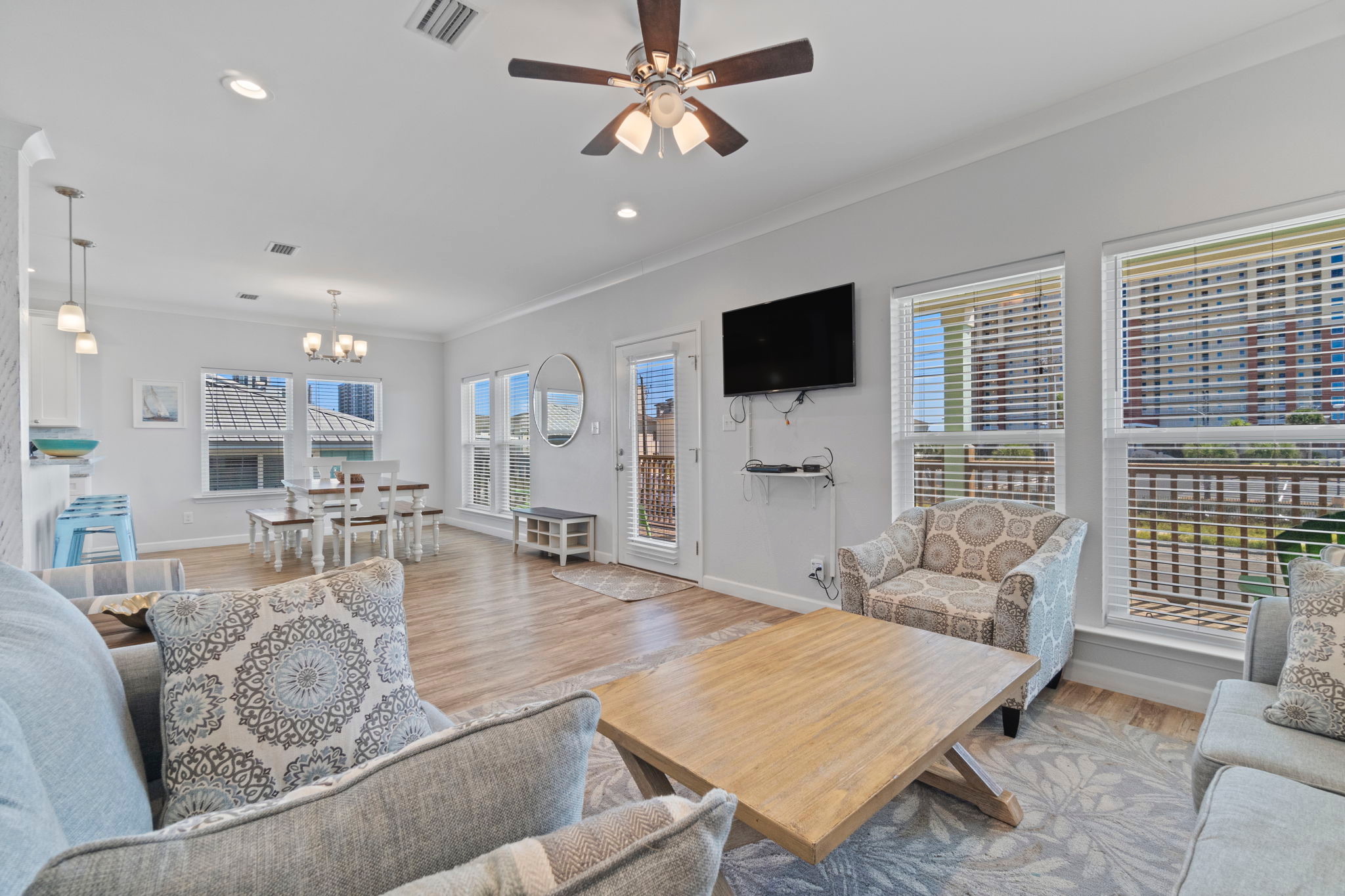 Living and dining area